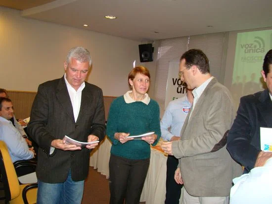 Miriam participa do lançamento da cartilha Voz Única